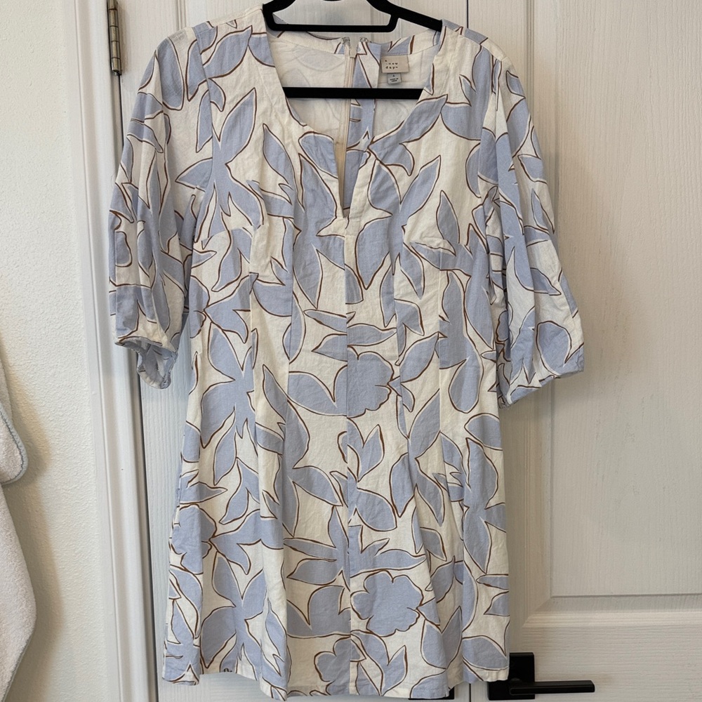 A New Day Blue & White Floral Dress Size 4   Puff Sleeve